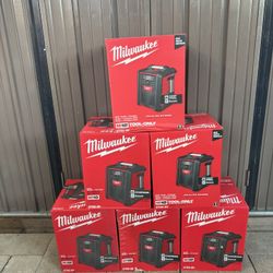 Milwaukee Radio Bluetooth And Charger M18