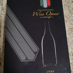 The Professional Wine Opener - Award Winning Design 1989 - Space Gray