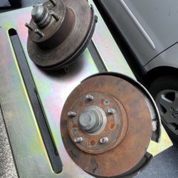 RX-7 FC S5 Front Hub Assemblies