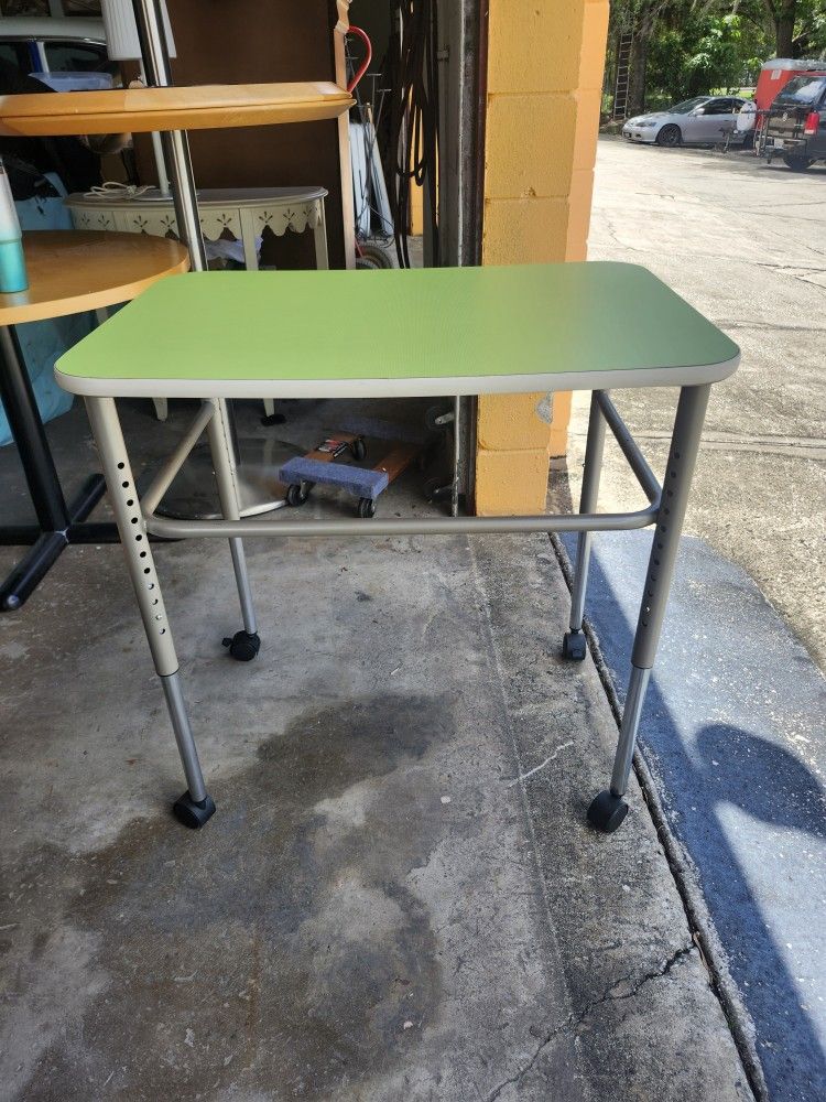Adjustable Height Rollaround Desk
