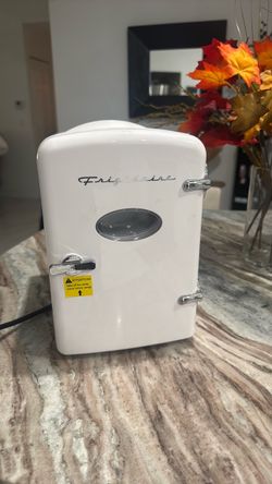 Mini fridge