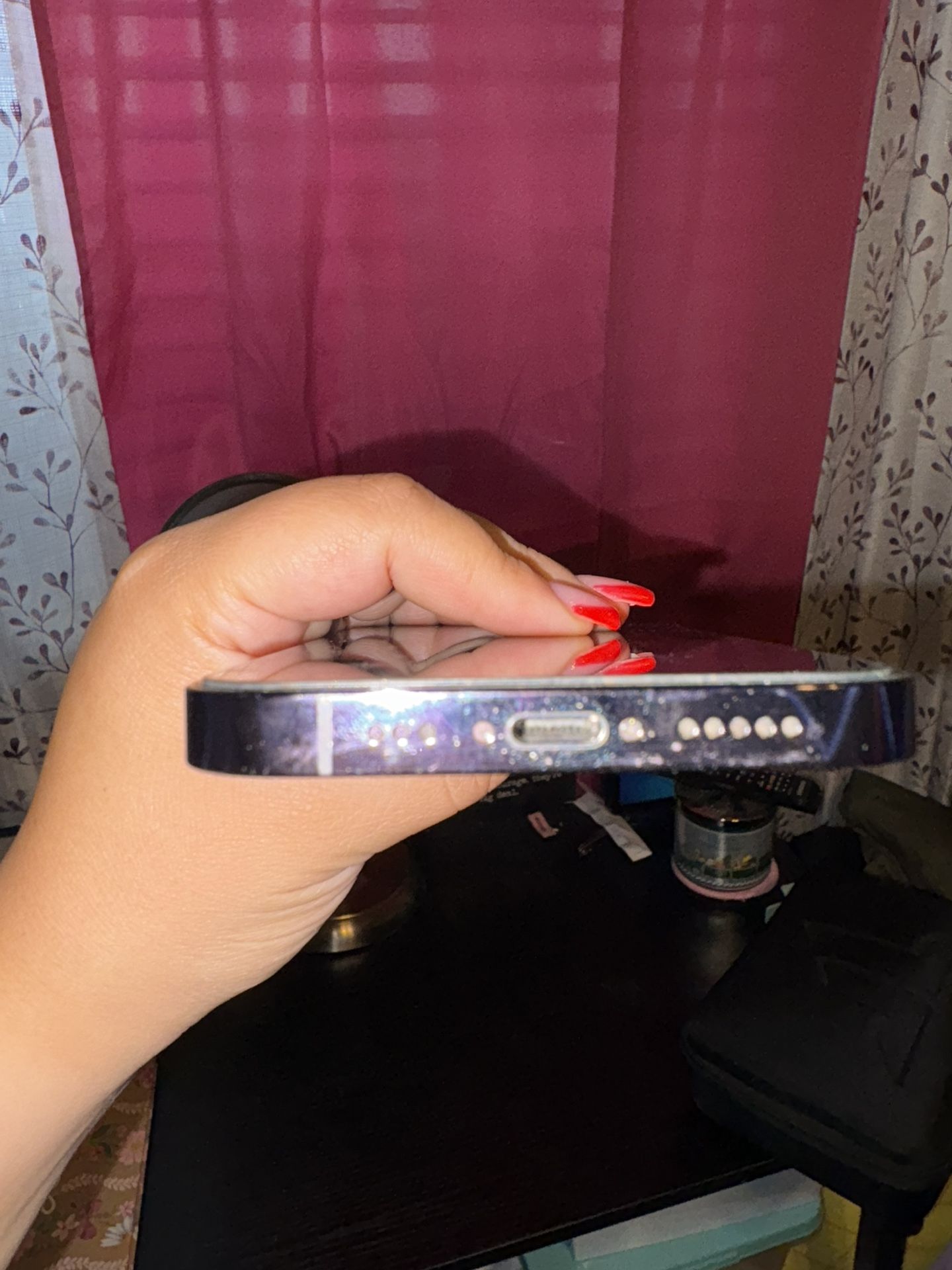 iPhone 14 Pro (purple)