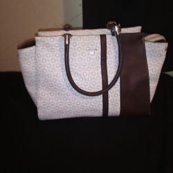 GUESS PURSE