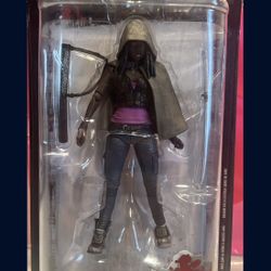 The Walking Dead Michonne Removable Poncho Figurine