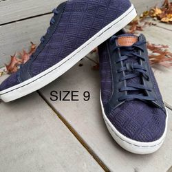 Navy Blue Cole Haan Size 9 $40