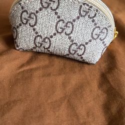 Gucci cosmetic pouch
