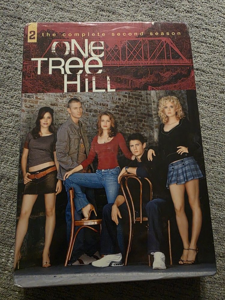 One Tree Hill DVD box set; complete second season *NEW*