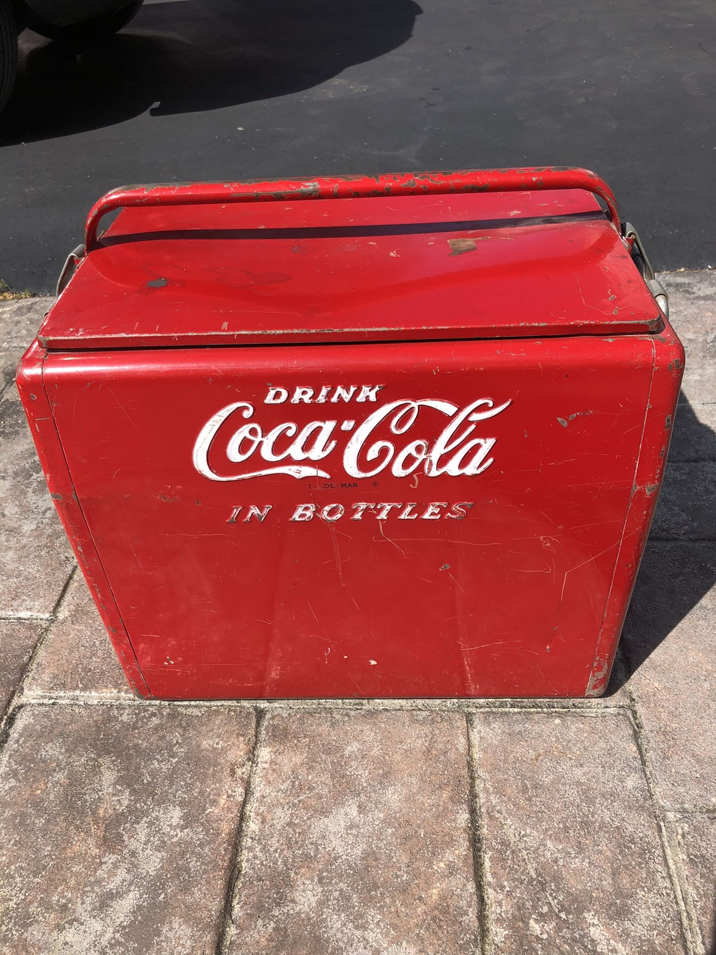 Vintage Coca Cola cooler.