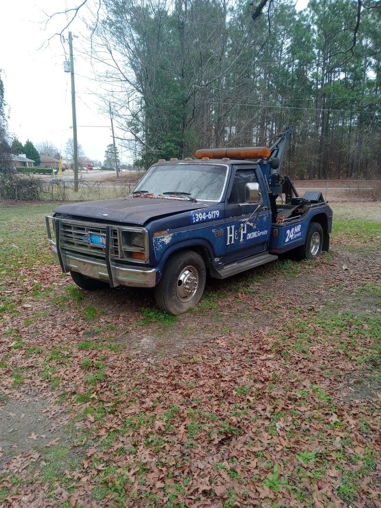 1987 Ford F 350 Tow Truck