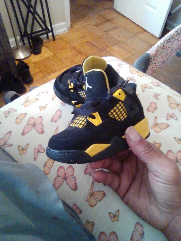 Air Jordans Thunder 4s