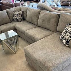 Ballinasloe Platinum 3 Piece Sectional Couch 