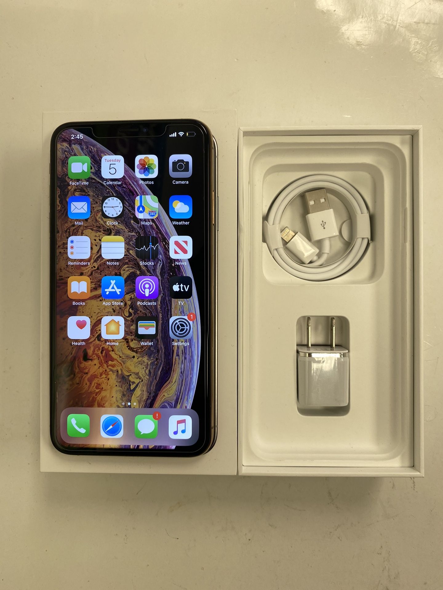 Iphone XS Max International Unlocked Read Description