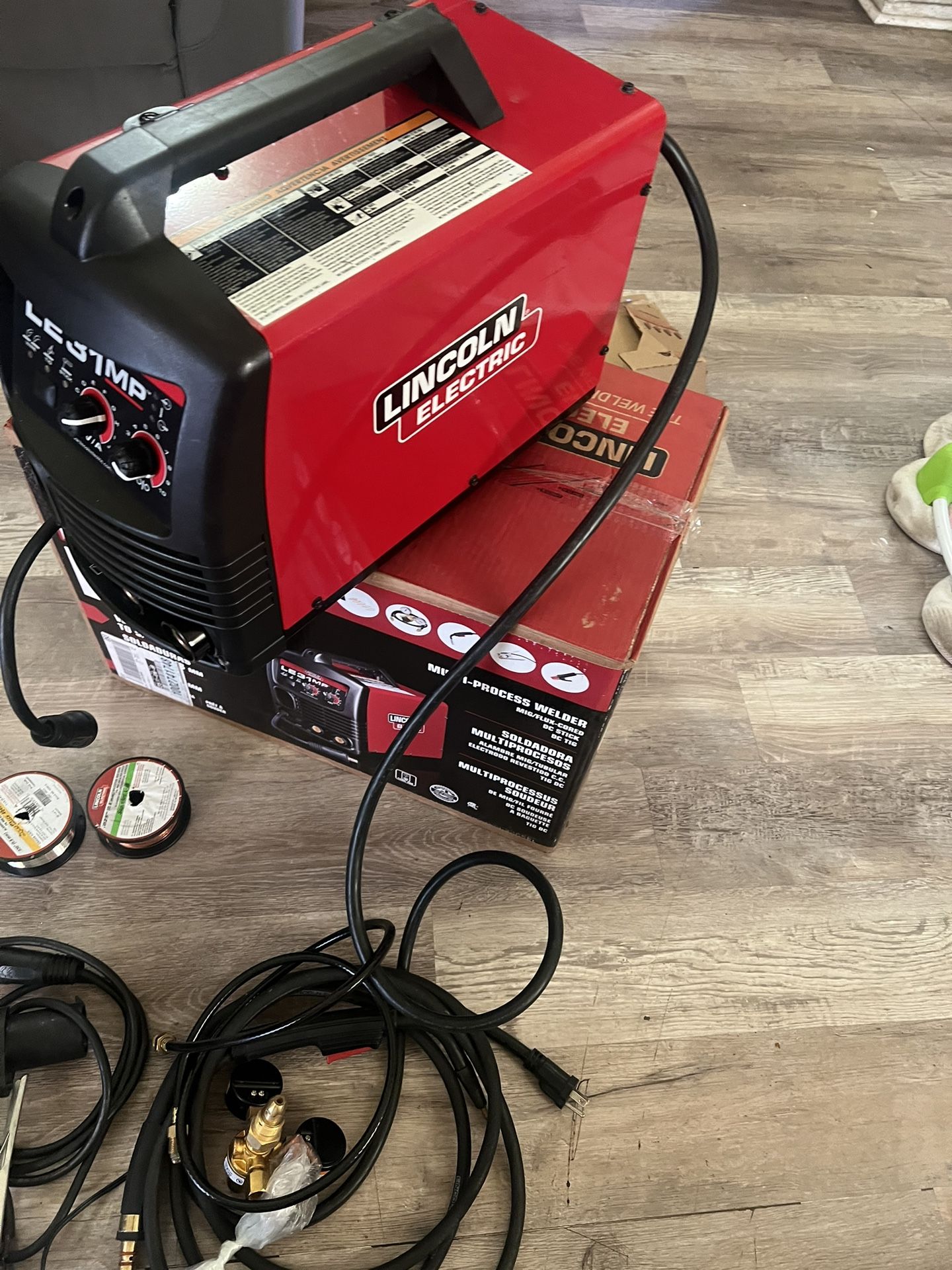 Lincoln Electric 140 Amp Le31mp Multi Process Stickmigflux Coretig 120v Aluminum Welder 9947