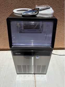 Commercial ice maker