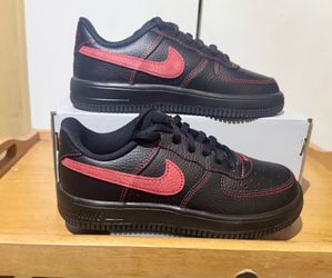 Air Force 1’s LV8 Sneakers