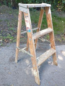 Wooden step ladder