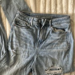 American Eagle Mom Straight Jean Size 2