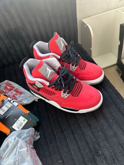Jordan 4s