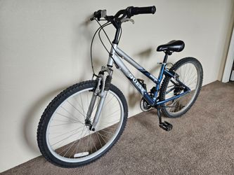 Quest Omega 26" 21-Speed Hybrid Road / Mountain Bike - Shimano - Front Shocks - Light 16" Frame - Tuned! + NEW Tubes (MSRP $300)