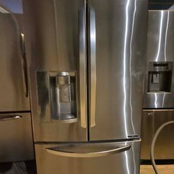 LG FRENCH DOOR REFRIGERATOR 33"W, STAINLESS STEEL. PLUS FREE DELIVERY AND INSTALLATION 