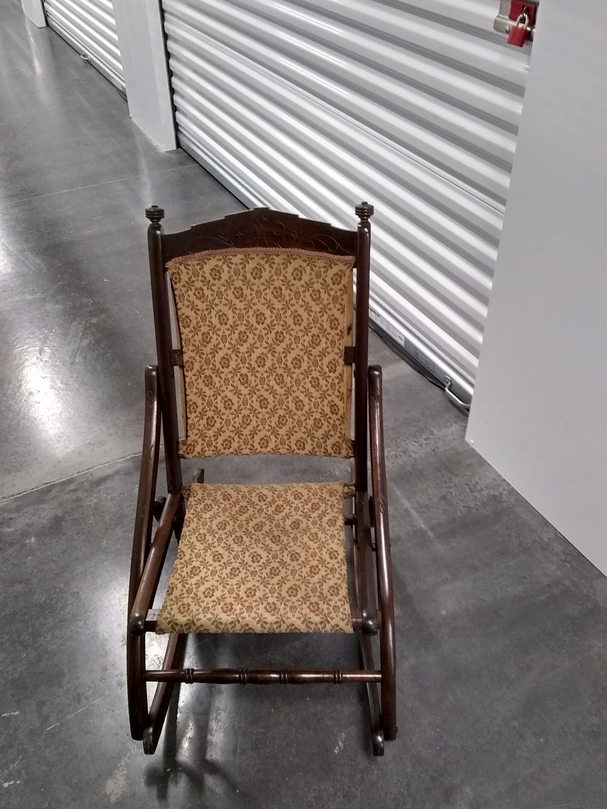 Antique fold-up rocking chair