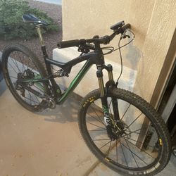 Ibis Ripley Mountain Bike / Diamondback Mountain Bike / Thule Bike Rack