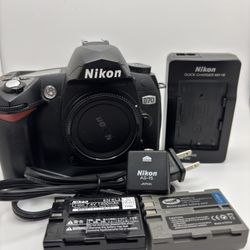Nikon D70 6.1 MP SLR + Extras