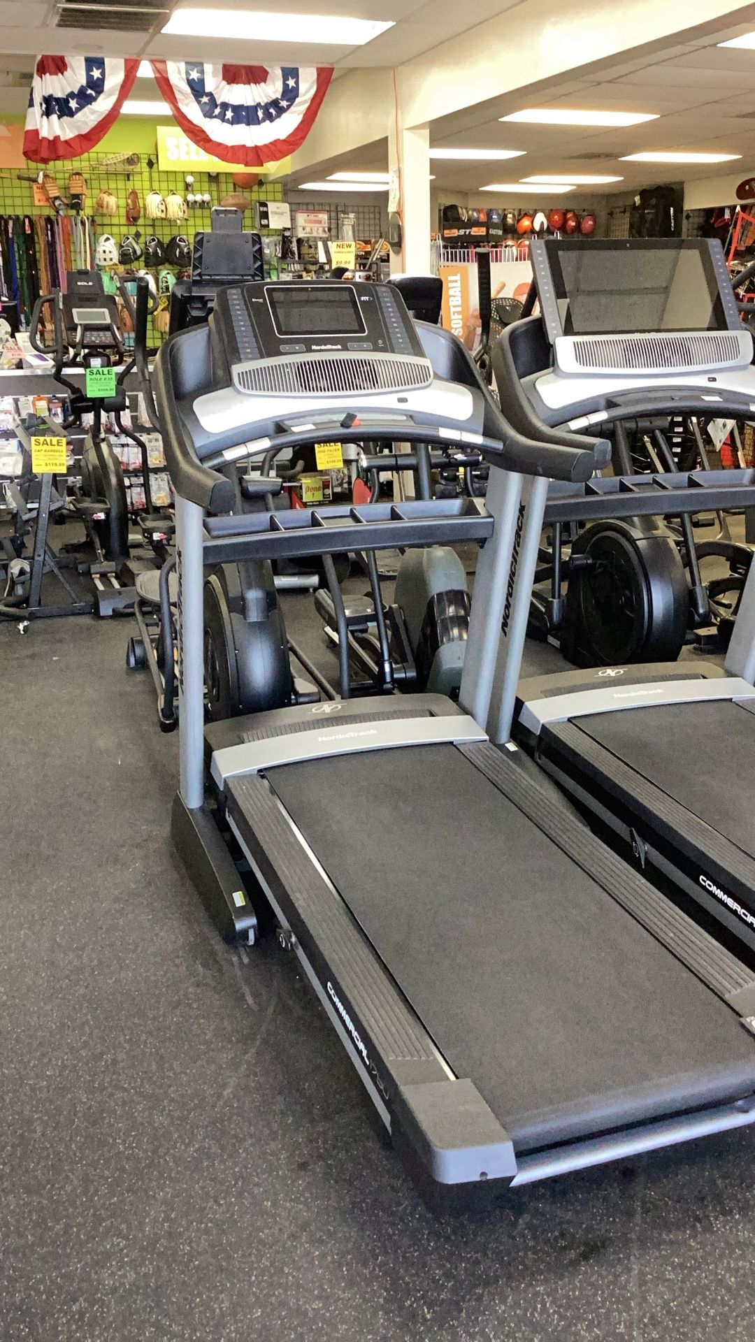 NordicTrack Commercial 1750 Heavy Duty Folding Treadmill Like New With Warranty