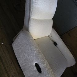 Recliner Chair. White 