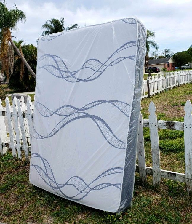 NEW QUEEN-SIZE MATTRESS AND BOX SPRING