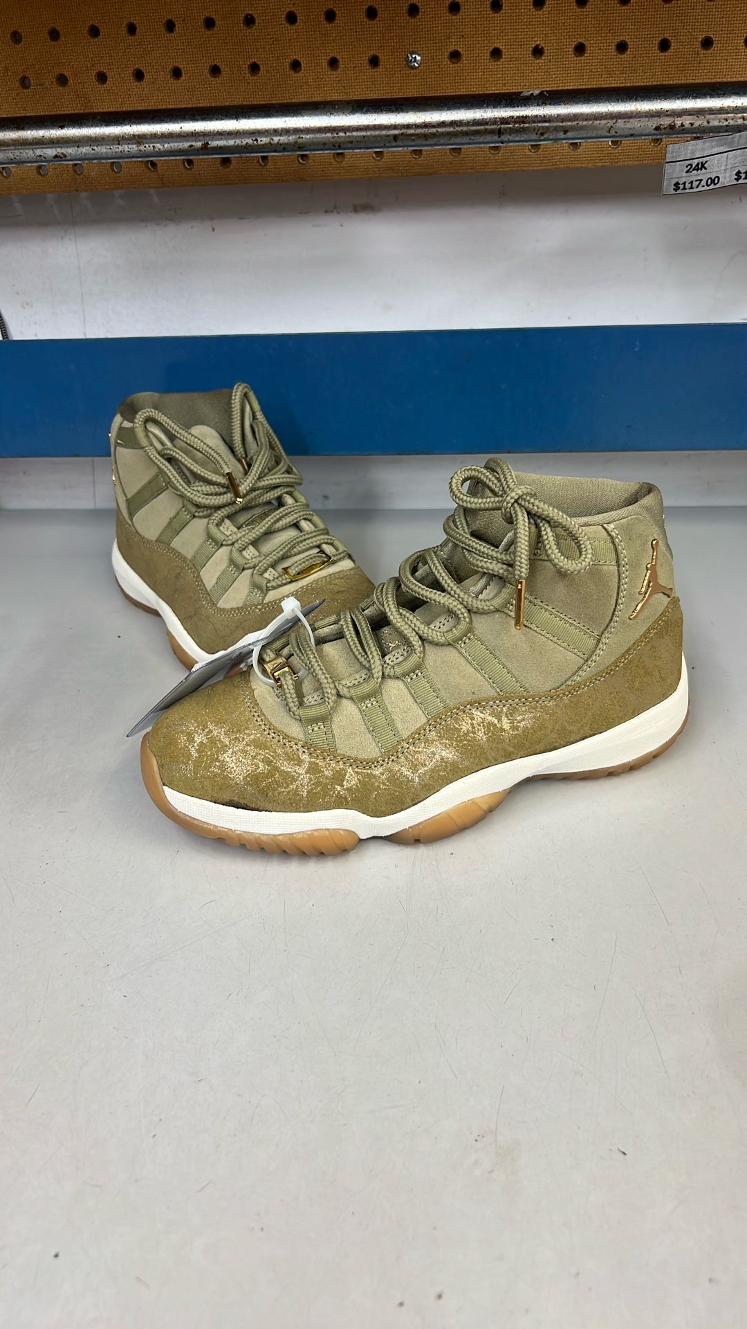 Jordan 11 Retro Neutral Olive Size 8