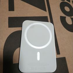 Apple MagSafe A2384  Wireless 1450mAh Portable Charging Power Bank