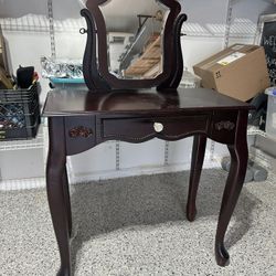 Make Up Vanity & Mirror