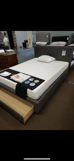 Queen Bed Set including mattress