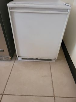 U-Line Uncounter Mini Fridge Combo - C029FW00A USED