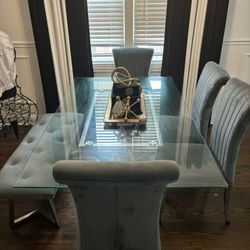 Dining Room Table 