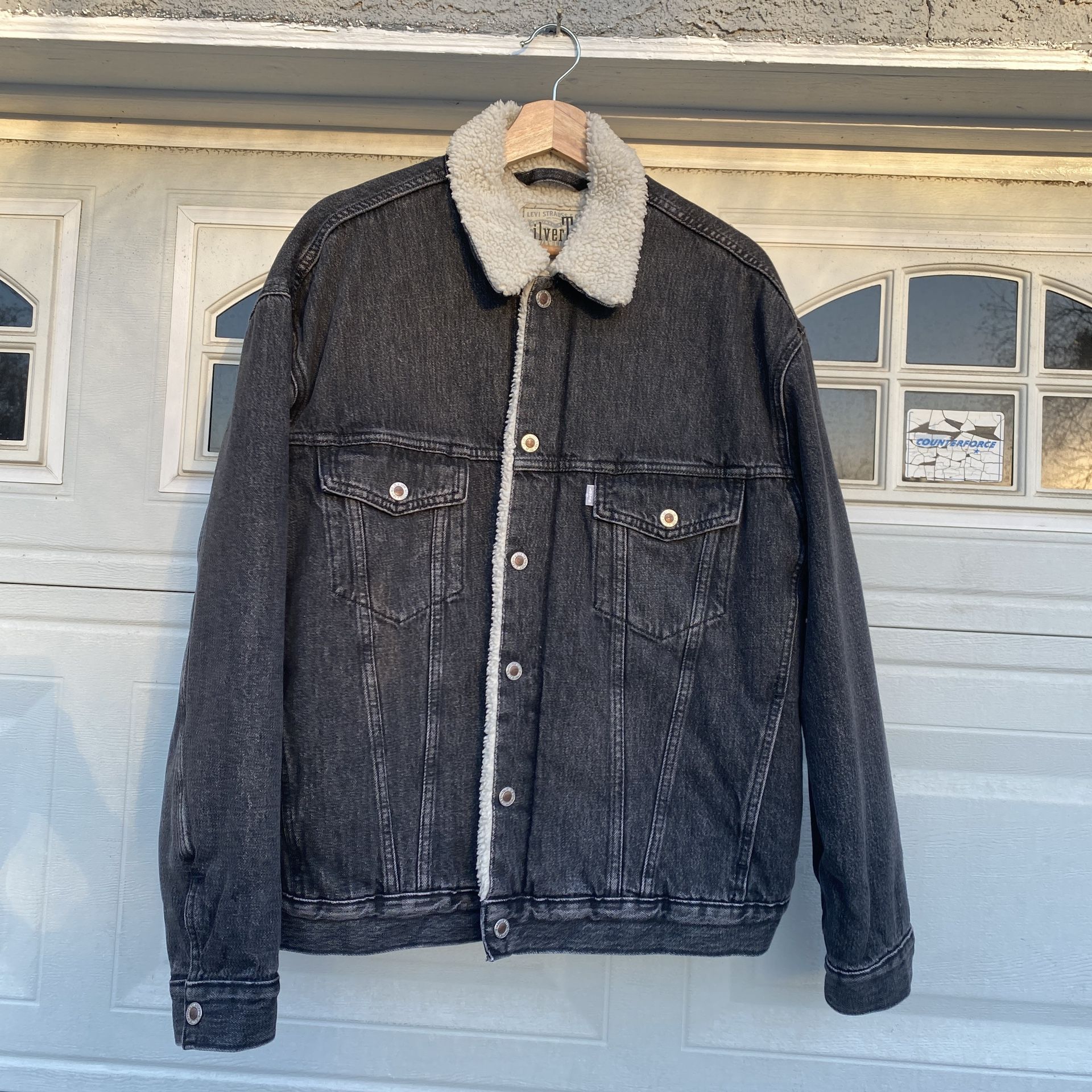 Levi’s Silver Tab Sherpa Denim Jacket for Sale in Upland, CA - OfferUp