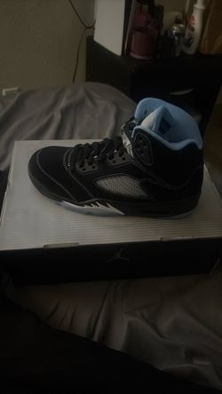 Jordan 5 “ black carolina “  size 8.5