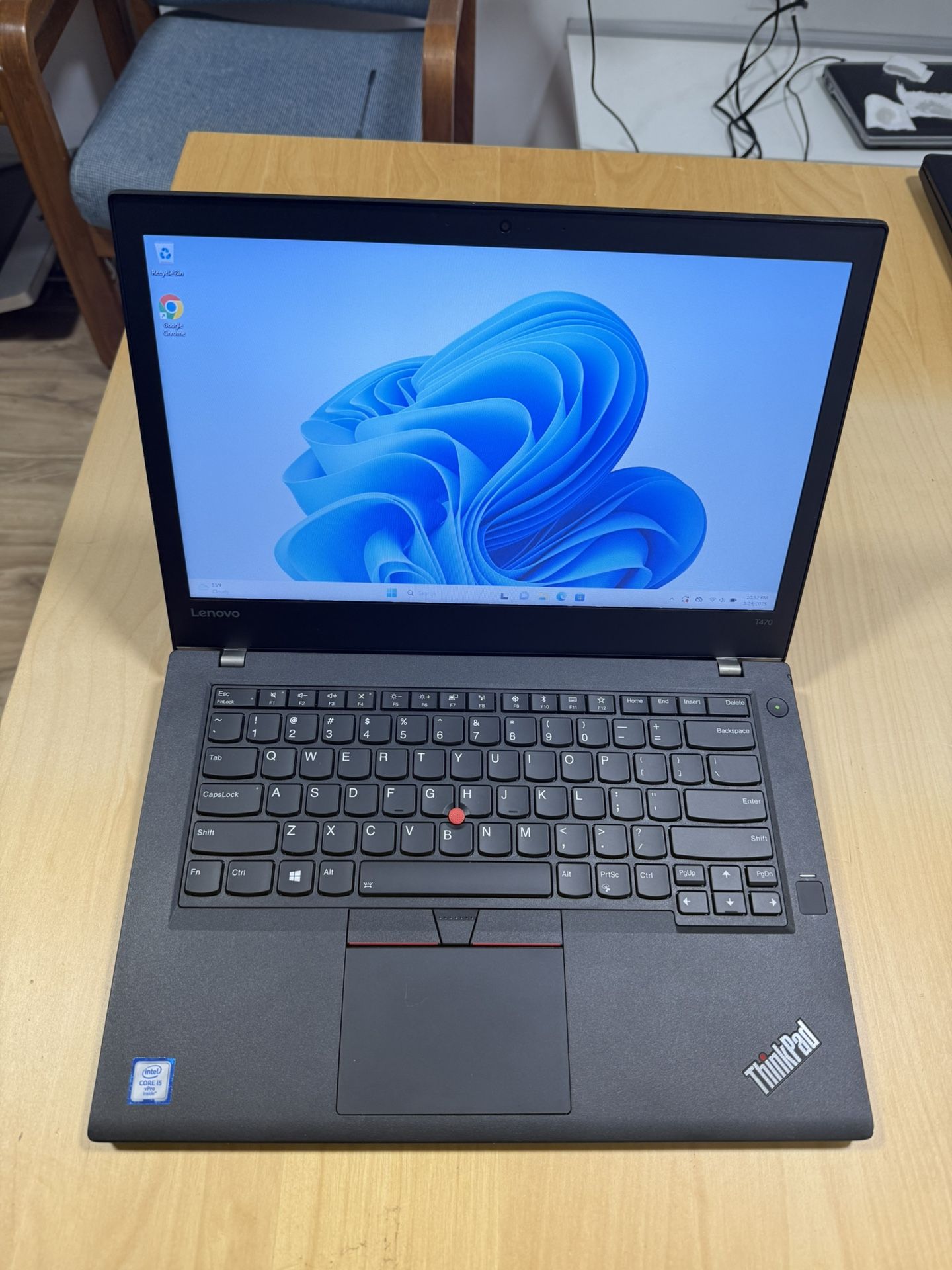 ThinkPad laptop 14 inch Win 11 i5 processor ssd drive