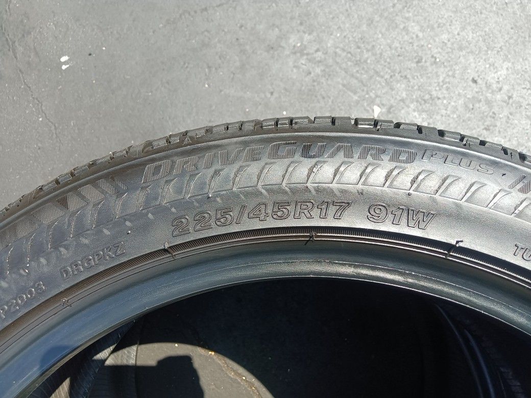 2 Llantas 225 45 R17 Bridgestone Drive Guard