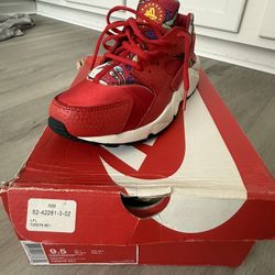 Nike Huarache Size 9.5W/8M