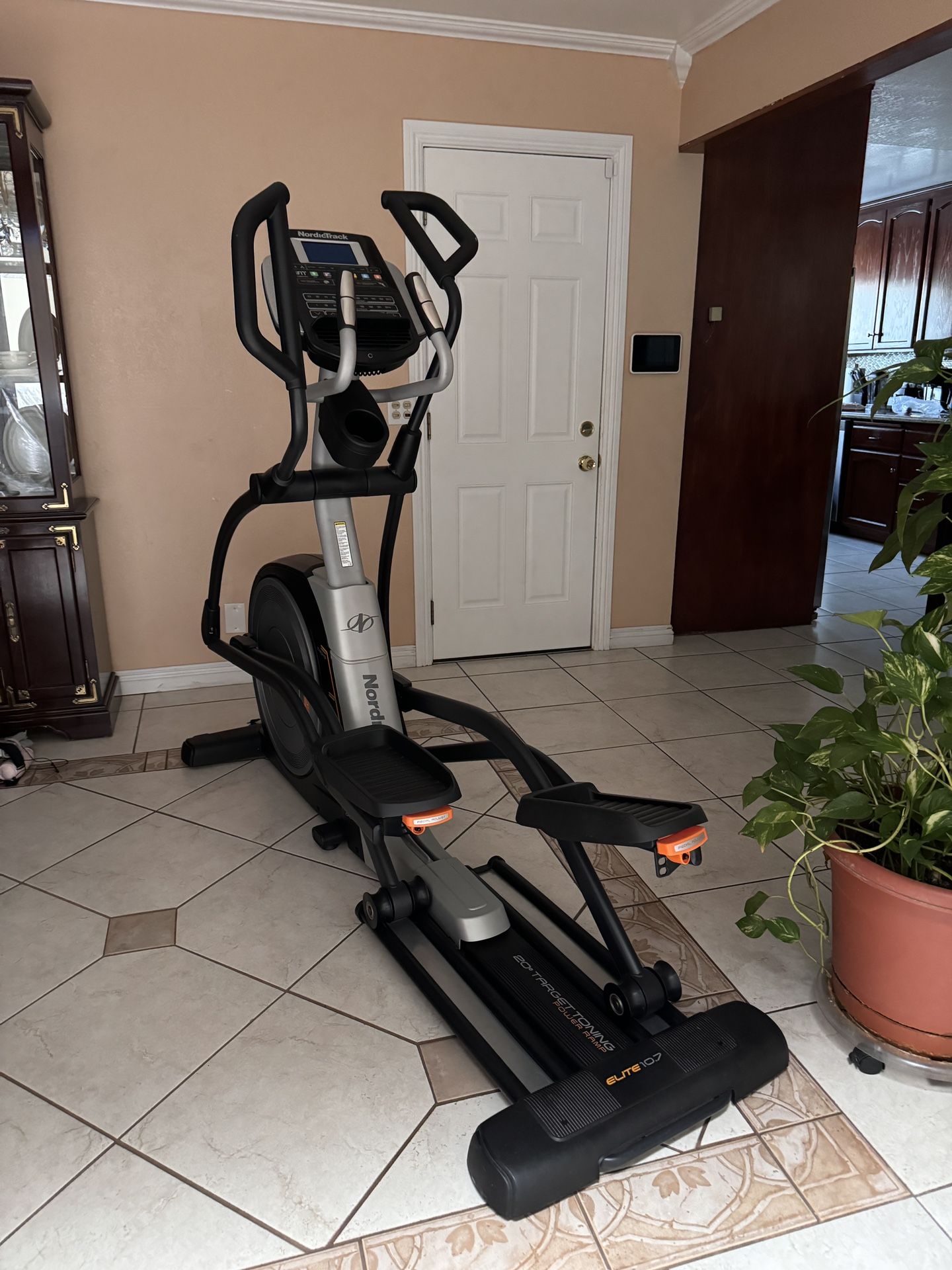NordicTrack Elite 10.7 Elliptical