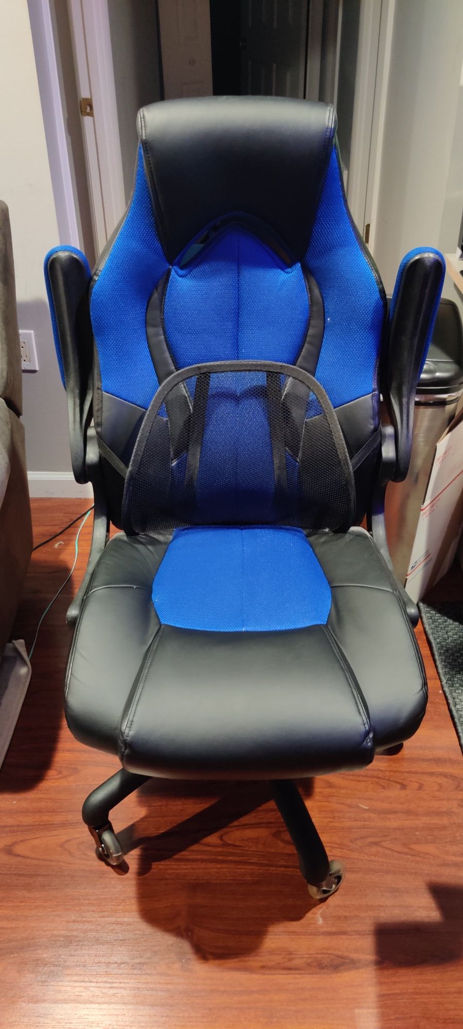 Staples Blue Gaming Chair - smoke & pet-free home
