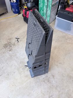 Plastic Vehicle Ramps Set of 2