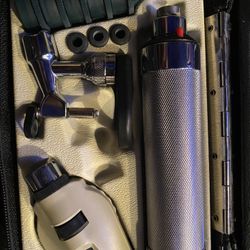 Vintage Welch Allyn Ophthalmomoscope