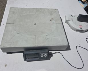 Mettler Toledo PS60 Shipping Scale 150 lbs x 0.05 lbs Working great

Comes with power supply

Price is firm and cash only please 

No still available 