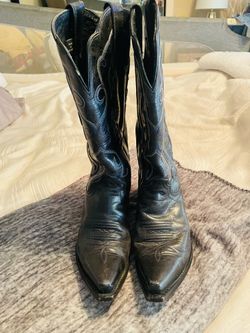 Vintage Justin 'Sophia' Black Leather Embroidered Western Boots