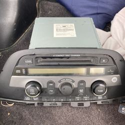 05 06 07 HONDA  ODYSSEY AM/FM RADIO CD PLAYER RECEIVER 