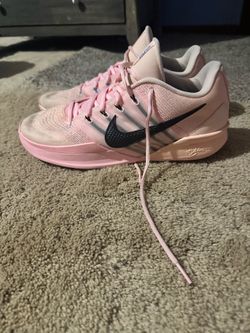 Basketball shoes