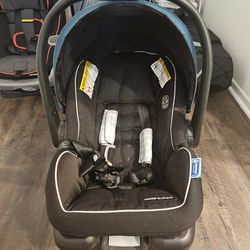 Graco Infant Car seat With Base
